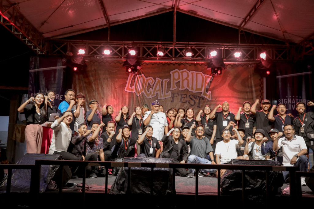 Bupati Giri Prasta Hadiri Lokal Pride Festival